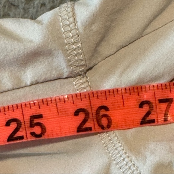 Vuori Womens Cargo Jogger Pants Size Medium Ivory White Drawstring VW4056 - Picture 12 of 12